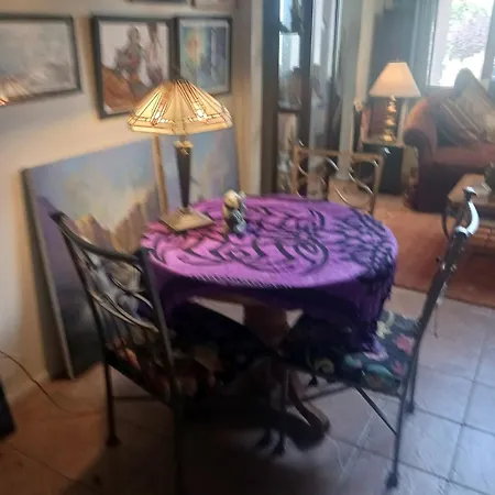 Homestay Randy's Roost *